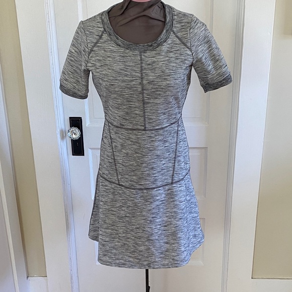 Athleta Dresses & Skirts - Athleta Heather Gray Short Sleeve Stretch Knit A-Line Dress Small